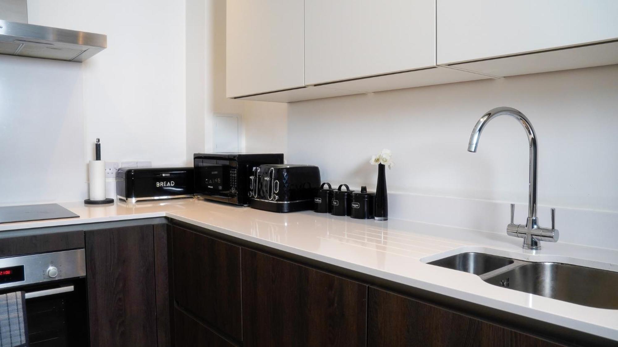 Centre With Balcony & Free Parking Apartment Manchester